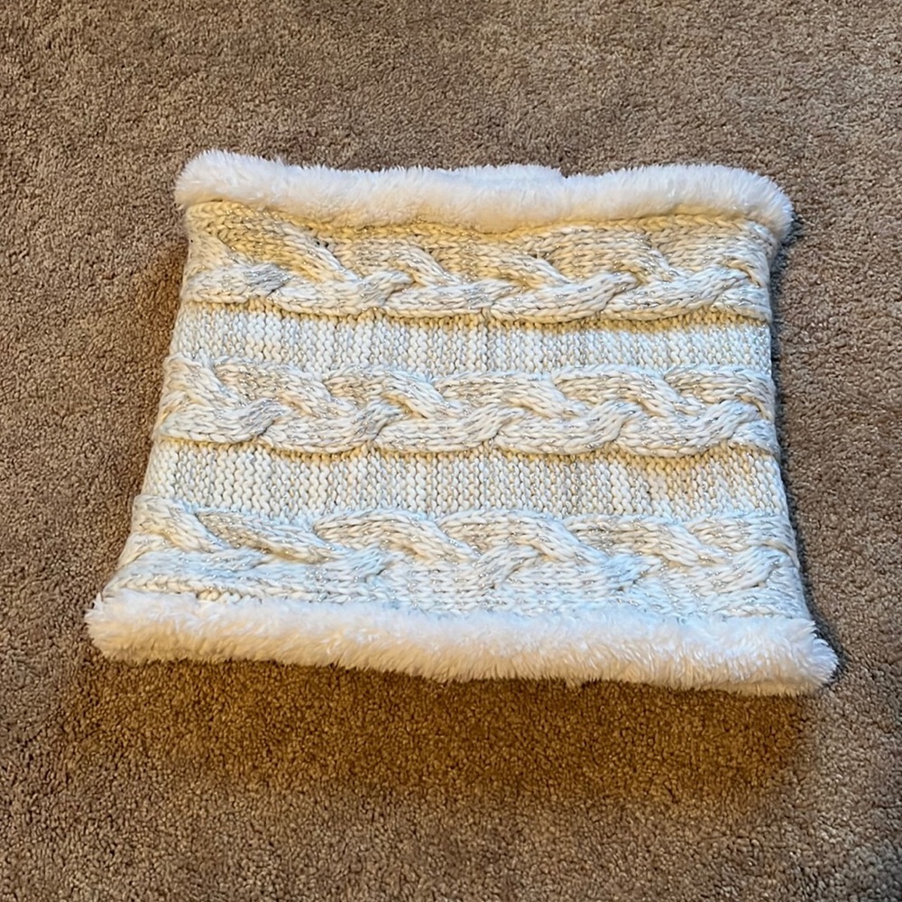 NWOT Knit & Fleece Infinity Scarf/Snood